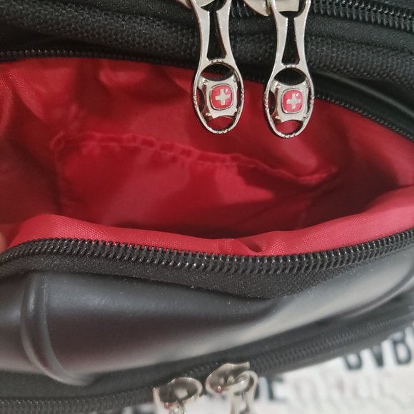 SwissGear by Wenger Computer  17" laptop/Backpack,/ organizer.x. - Picture 5 of 6